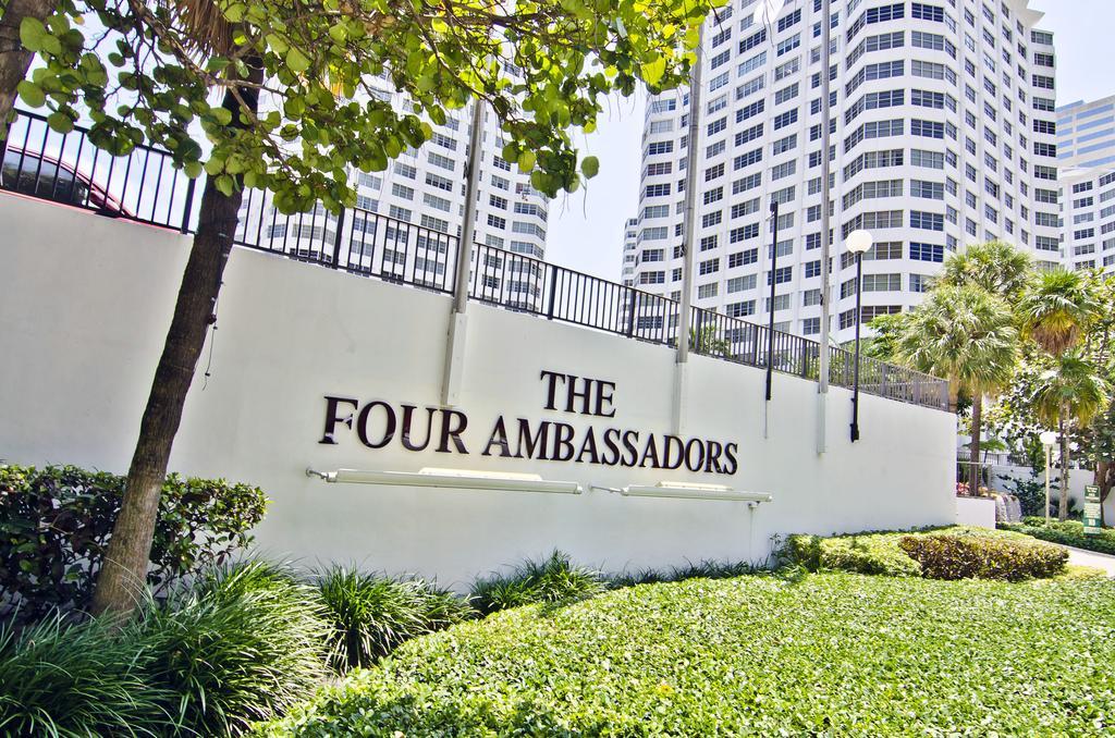 Four Ambassadors Apartments Майами Экстерьер фото